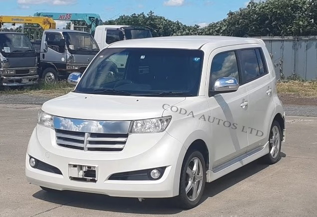 TOYOTA bB 2015